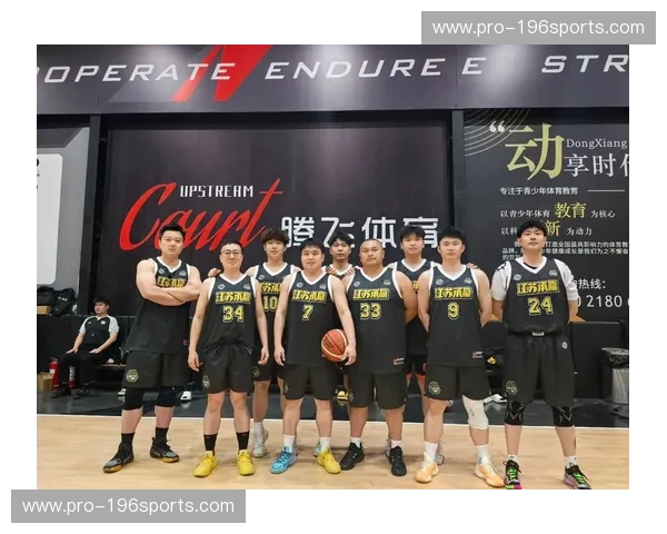 武汉之巅的最后一搏:2011年,那场救赎中国篮球的“1分之战” 武汉之巅的最后一搏:2011年,那场救赎中国篮球的“1分之战”